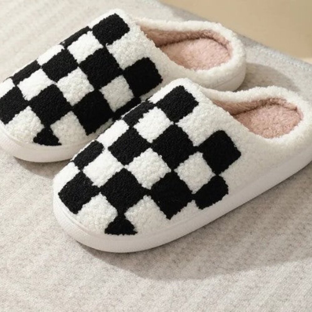 New Ladies Black and White Checkerboard Pattern Indoor Outdoor Slippers 7.5-8.5